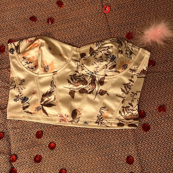 ASIAN INSPIRED WOMENS TANK/CROPPED TOP SIZE SM - Picture 1 of 3